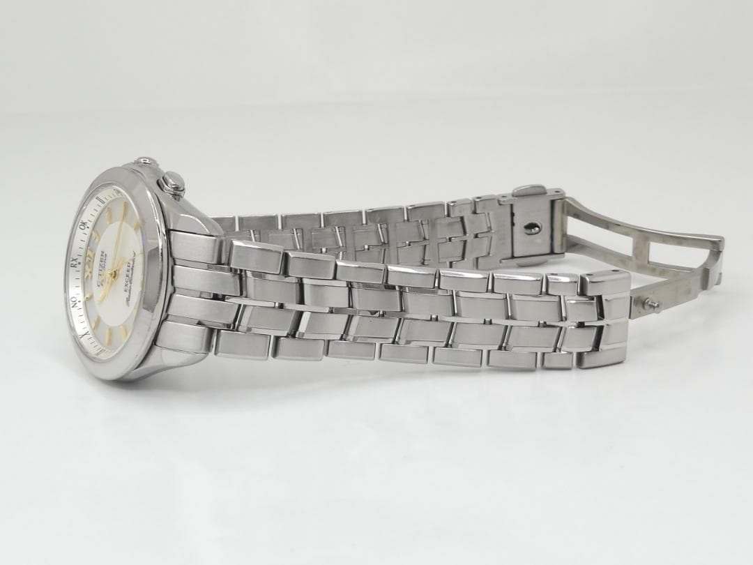 ✴良品稼働品 シチズン エクシード チタン 白蝶貝 電波ソーラー 17㎝ 12万