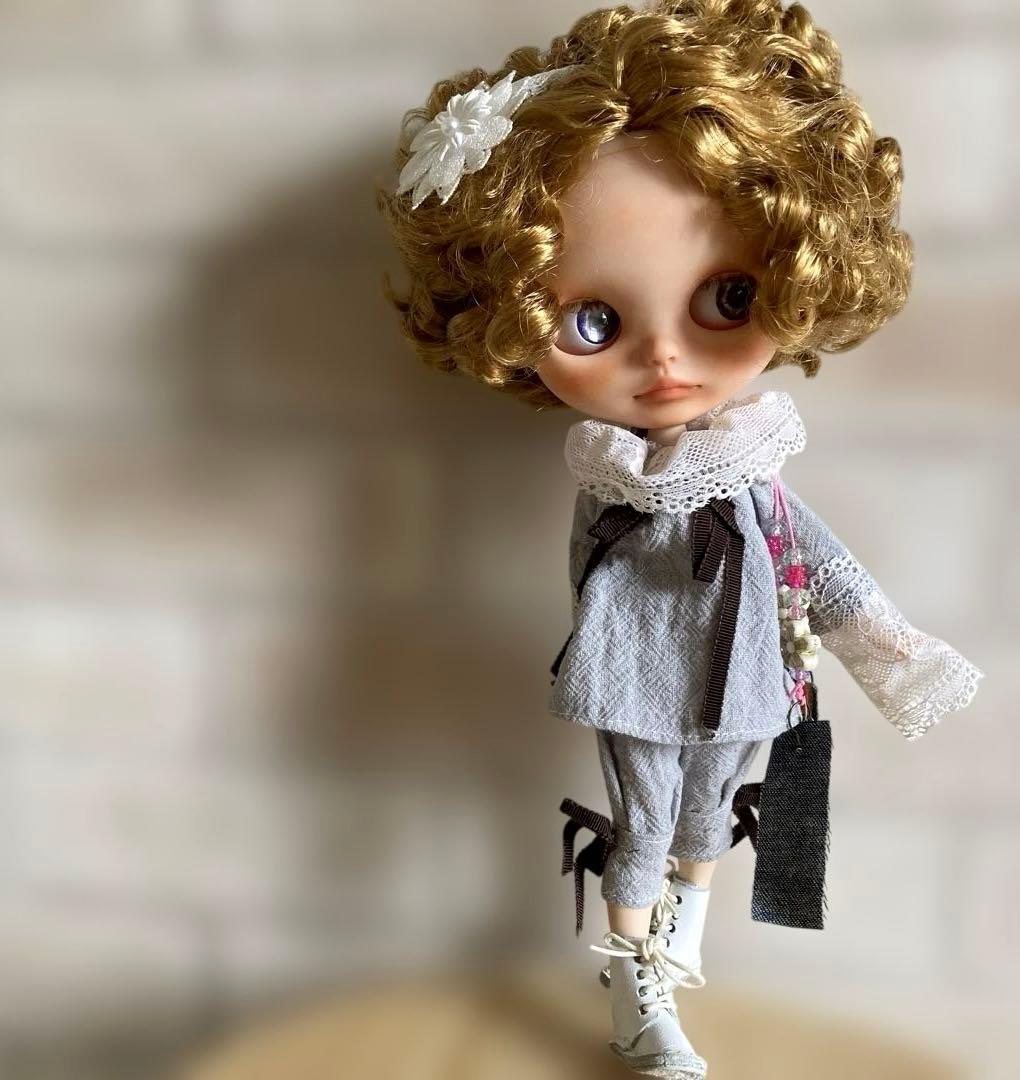 カスタムアイシードール　　137 首傾げ　　ウェービーヘアー