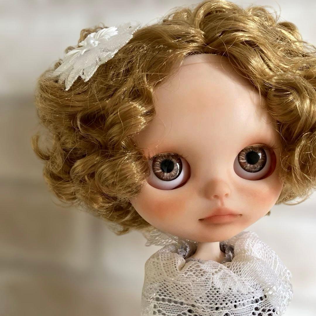 カスタムアイシードール　　137 首傾げ　　ウェービーヘアー