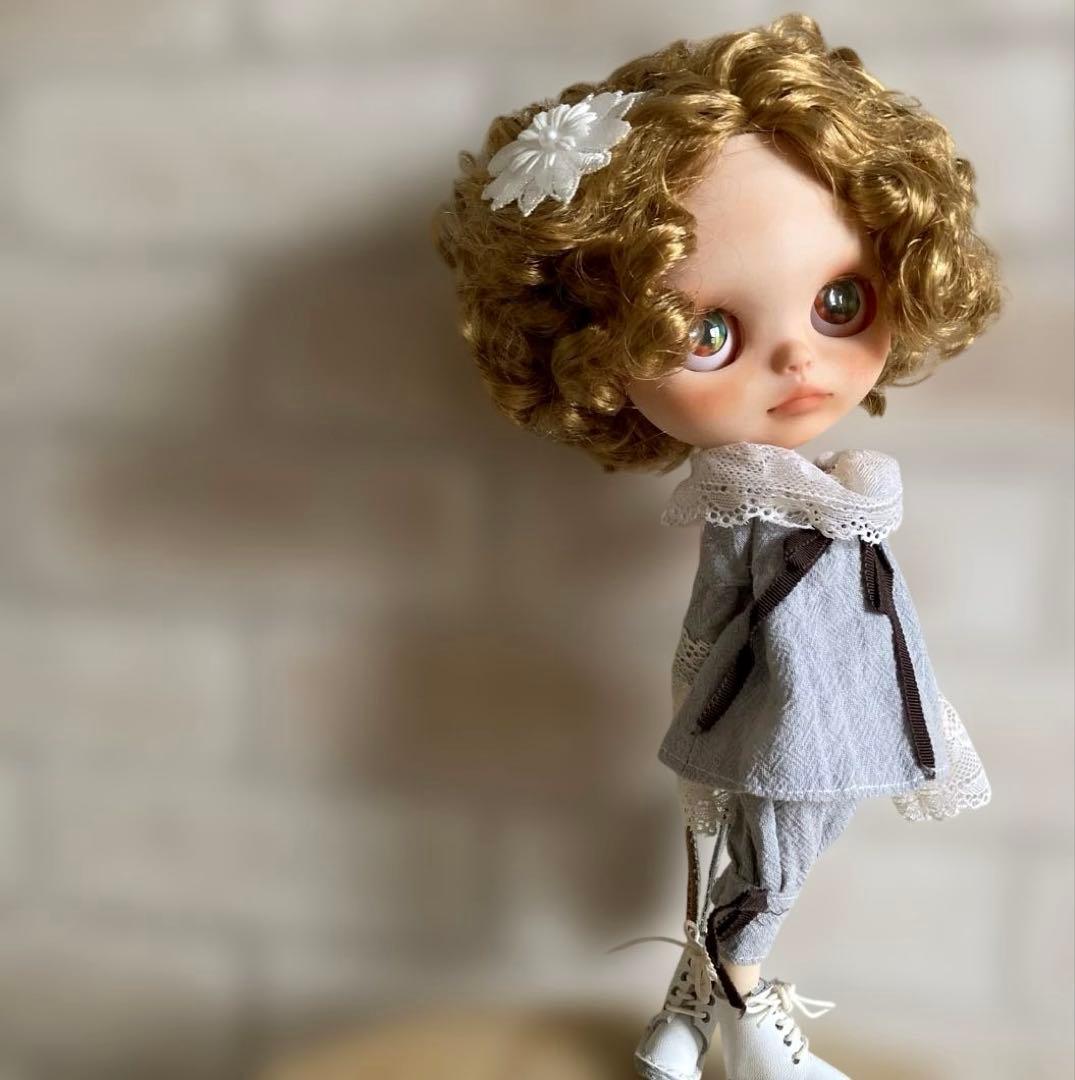 カスタムアイシードール　　137 首傾げ　　ウェービーヘアー