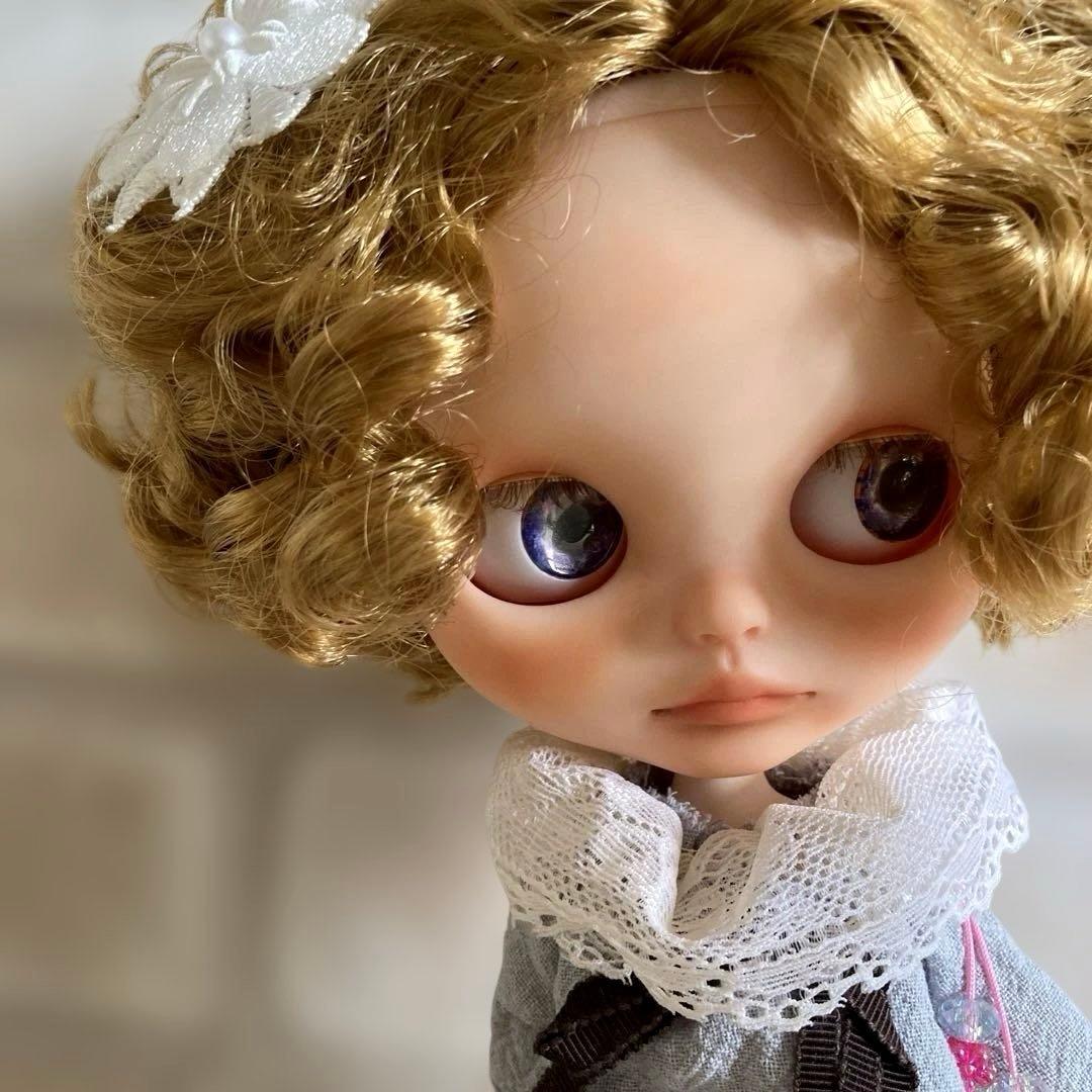 カスタムアイシードール　　137 首傾げ　　ウェービーヘアー