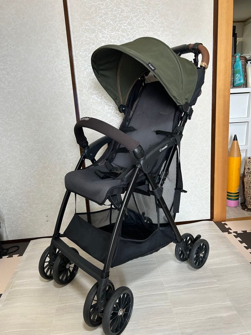 【美品】コンビ Acbee plus B型ベビーカー カーキ