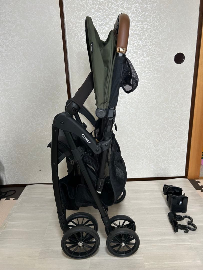 【美品】コンビ Acbee plus B型ベビーカー カーキ