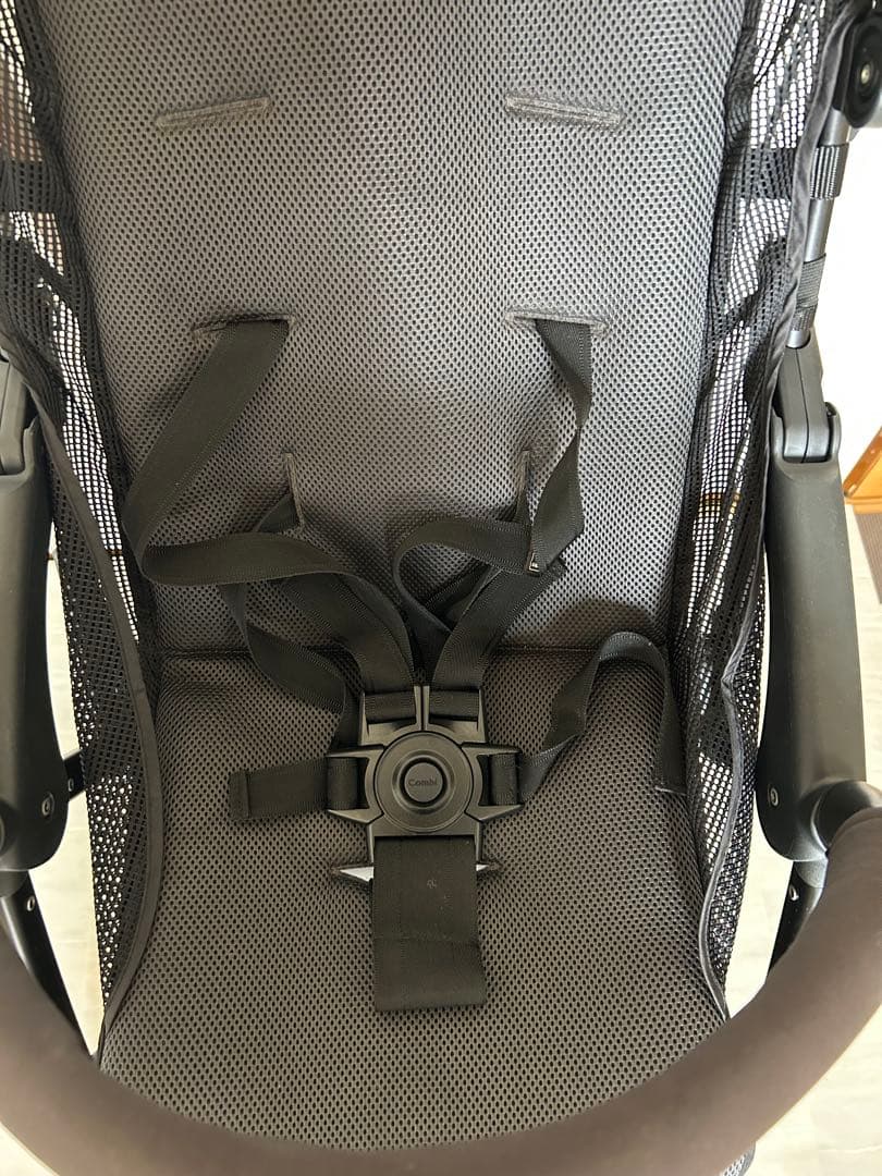 【美品】コンビ Acbee plus B型ベビーカー カーキ