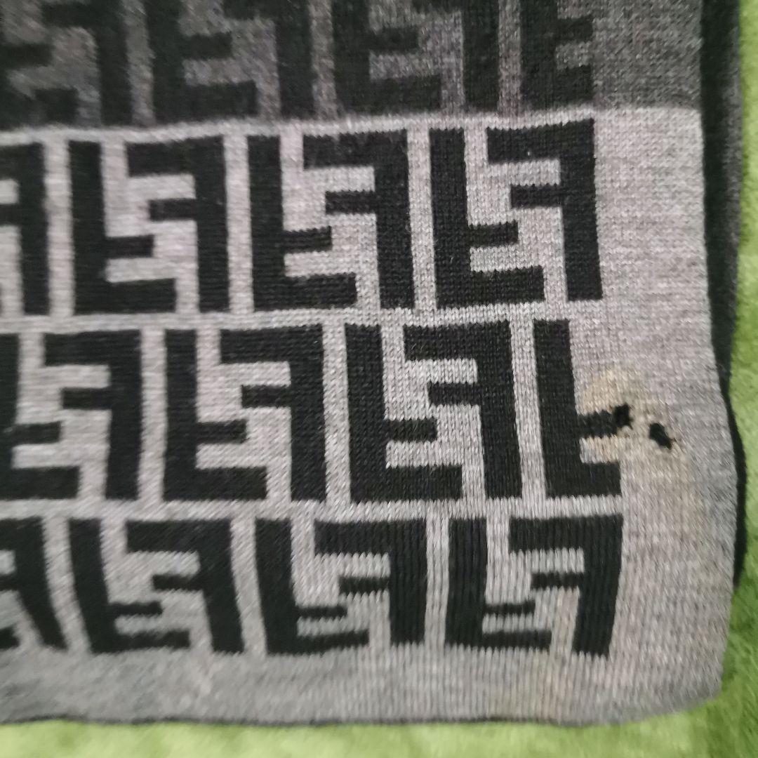 Fendi ロゴ入り マフラー グレー系