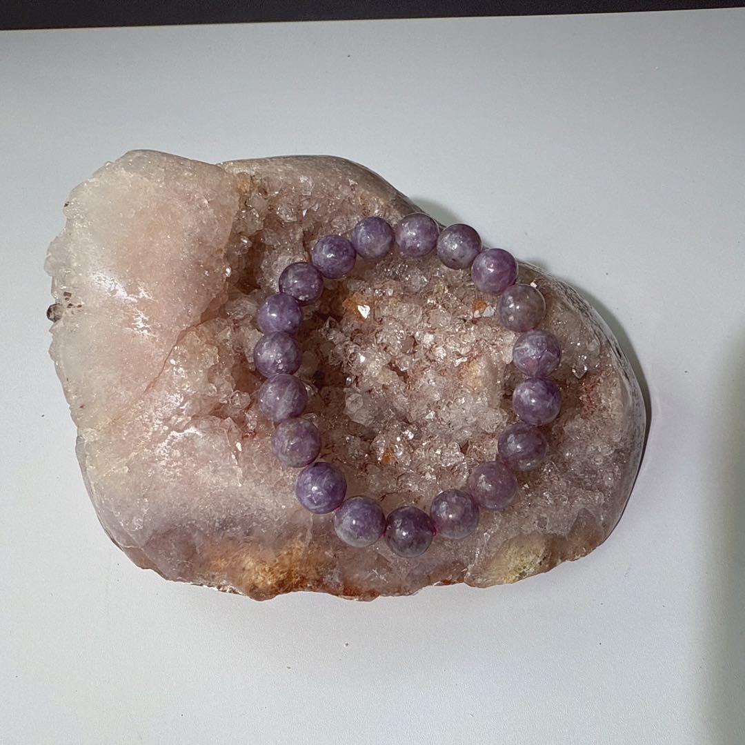 天然石ピンクアメジストの原石　置物　鉱物NO.072707