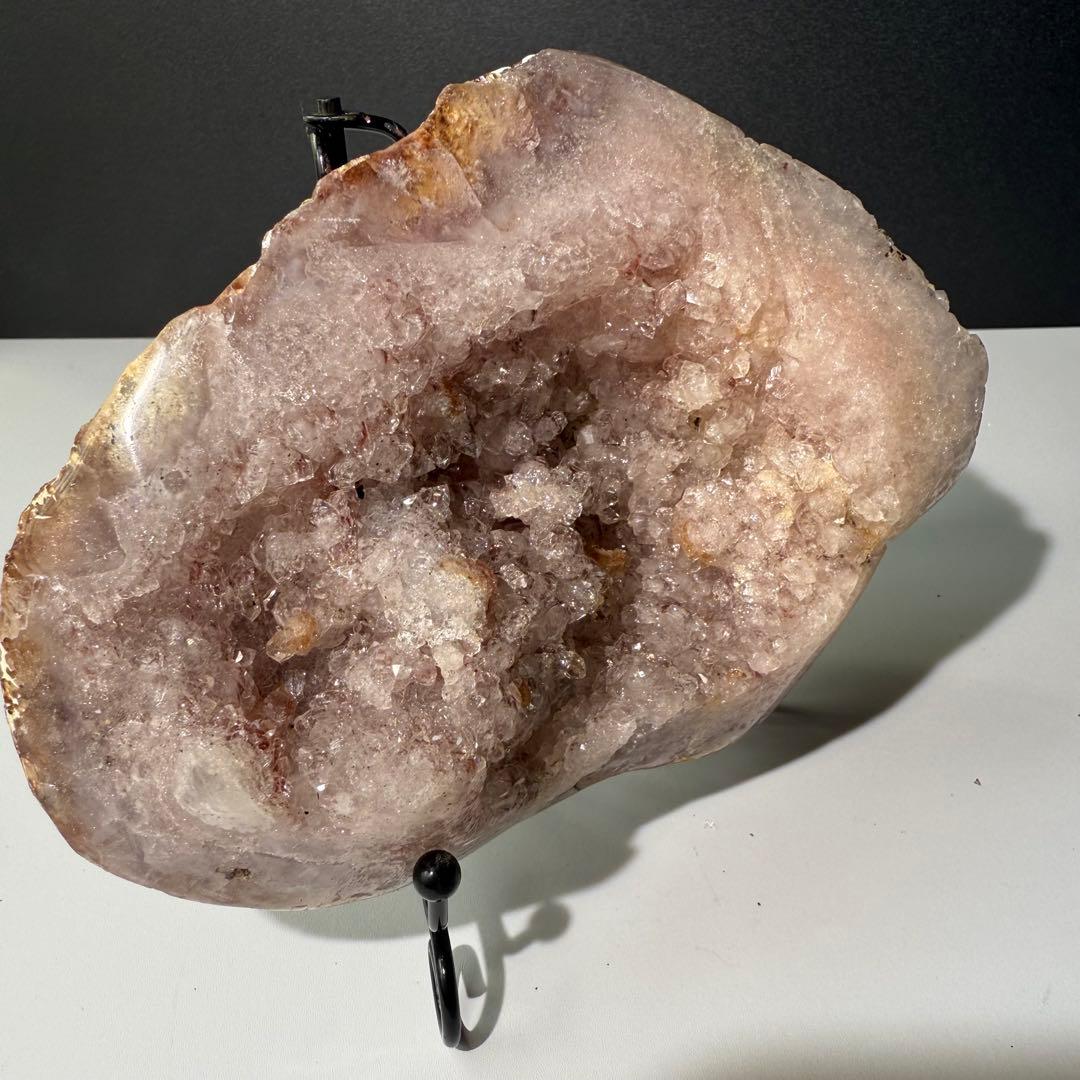 天然石ピンクアメジストの原石　置物　鉱物NO.072707