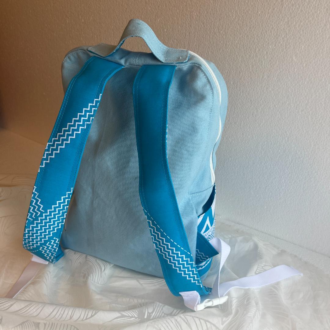 ハワイアンなリュックサック（みずいろと青のタパ柄）