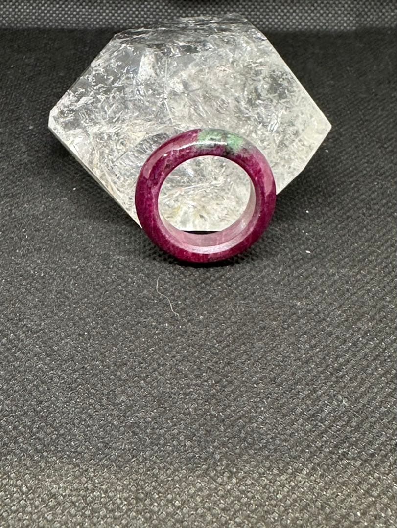ルビー　くり抜きリング