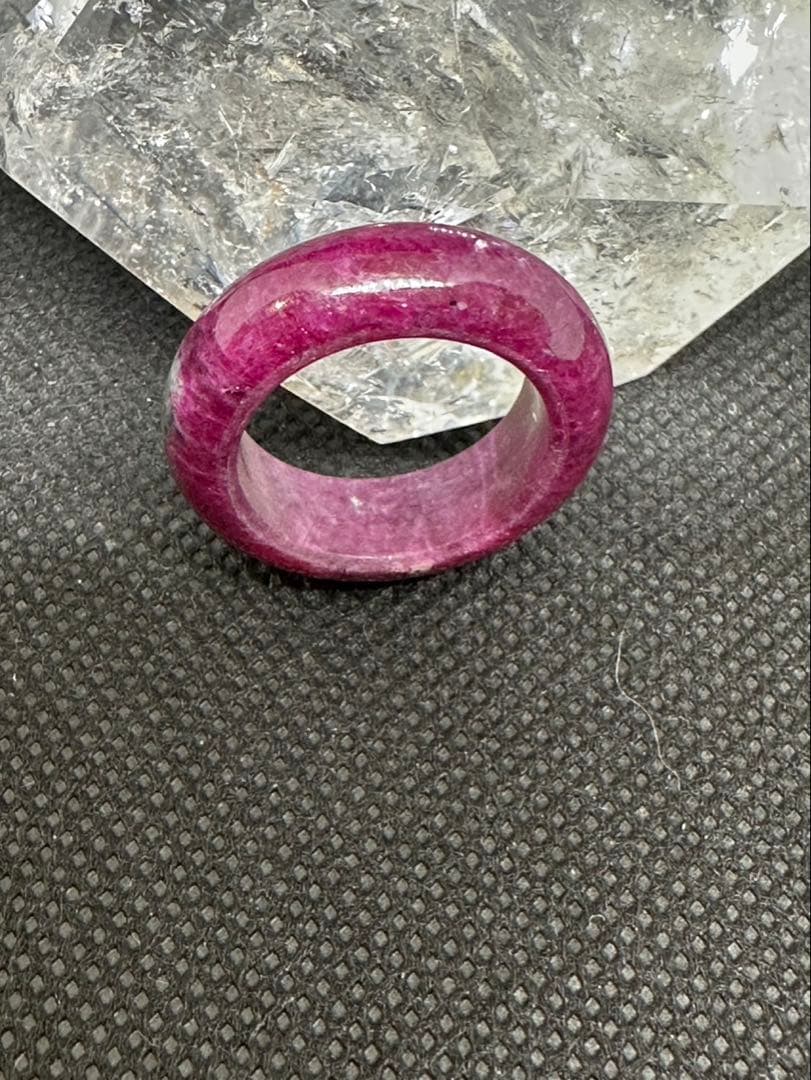 ルビー　くり抜きリング