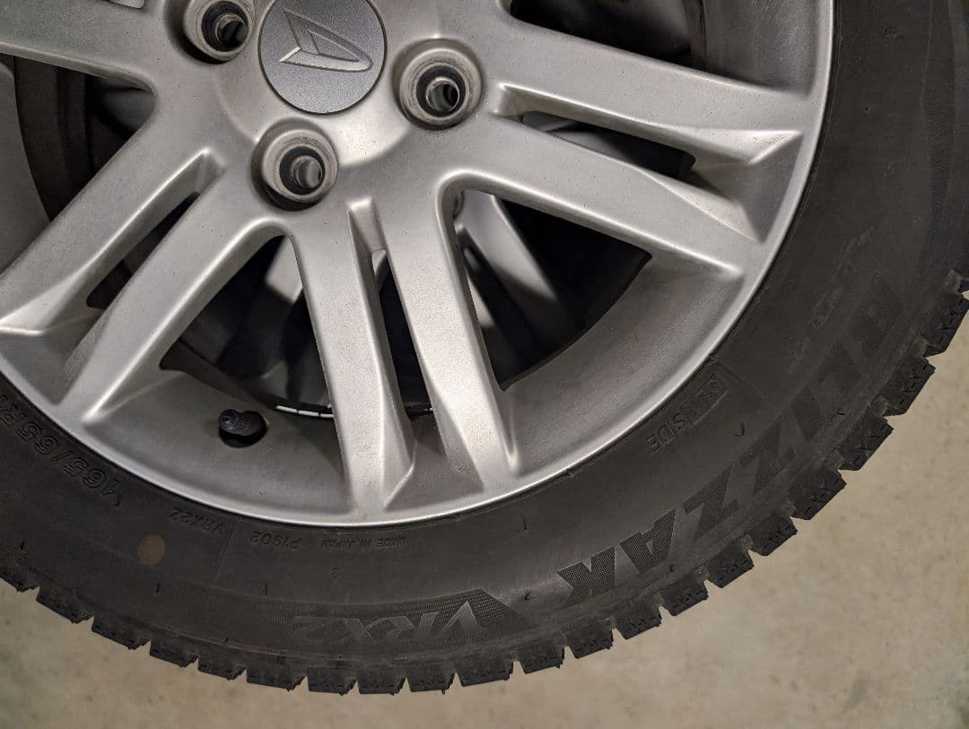 165/65R15ブリジストンBLIZZAKVRX2の四本セット