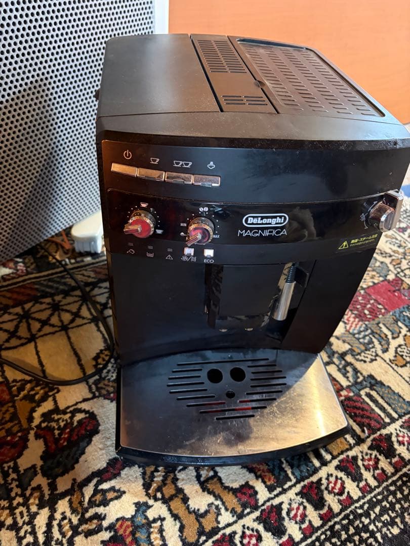 DeLonghi Magnifica エスプレッソマシン