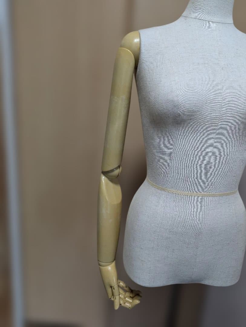 シンプルな布製マネキン