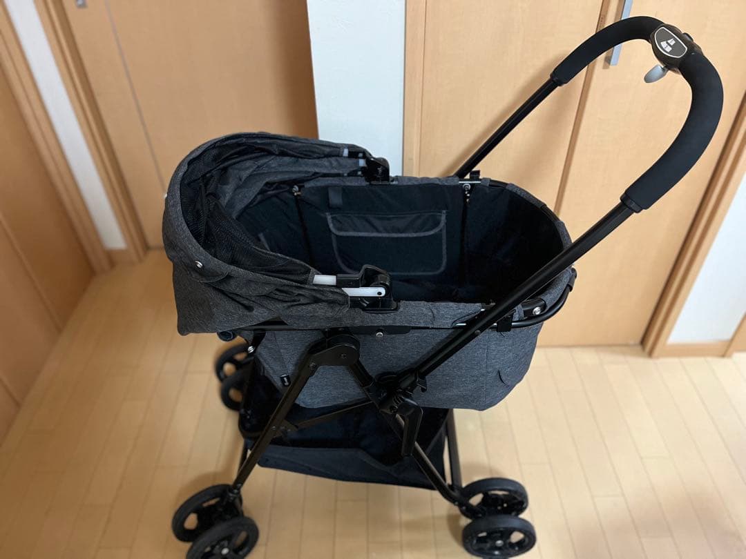 コムペット　ミリクランα グレー ペットカート 折りたたみ式 メッシュ窓付き