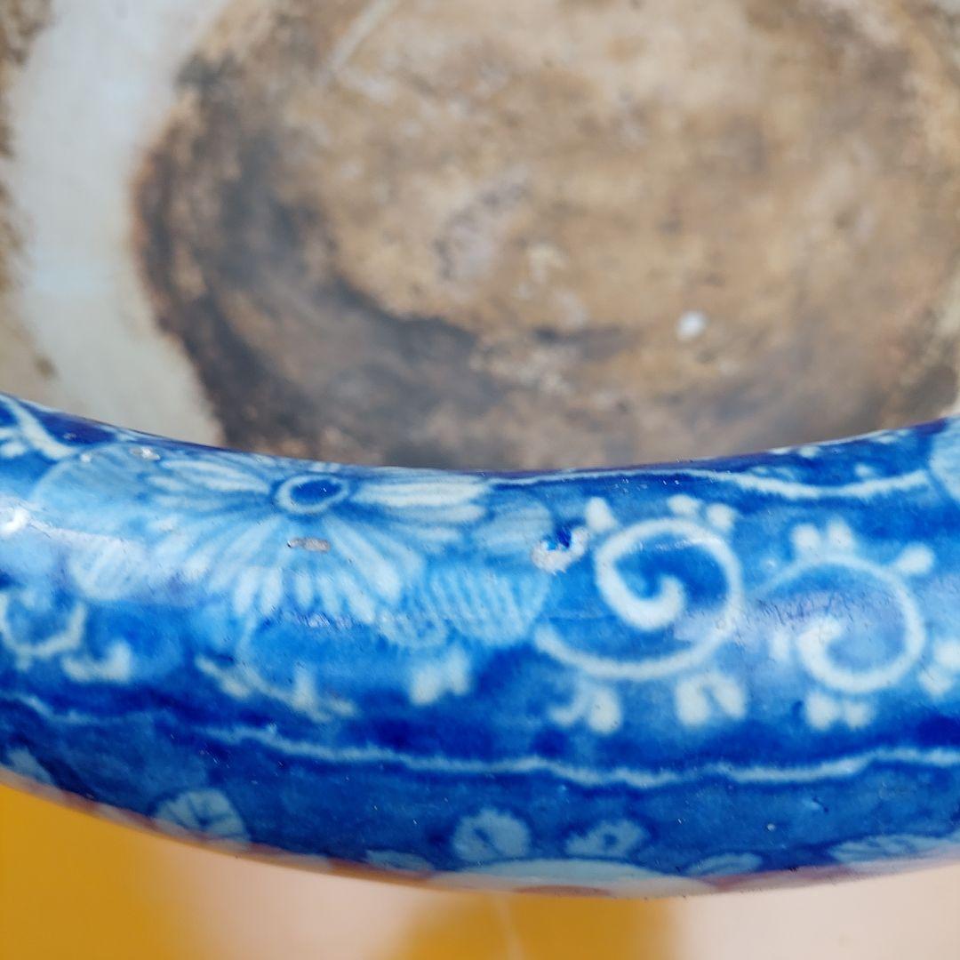 青と白の花柄陶器火鉢