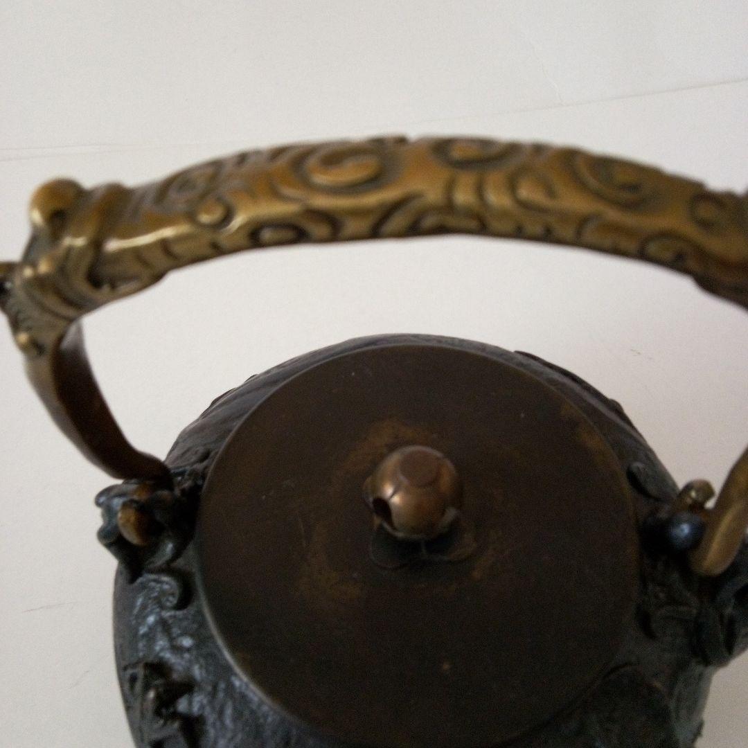 亀文堂　鉄瓶　雲龍紋　盛り上げ紋様