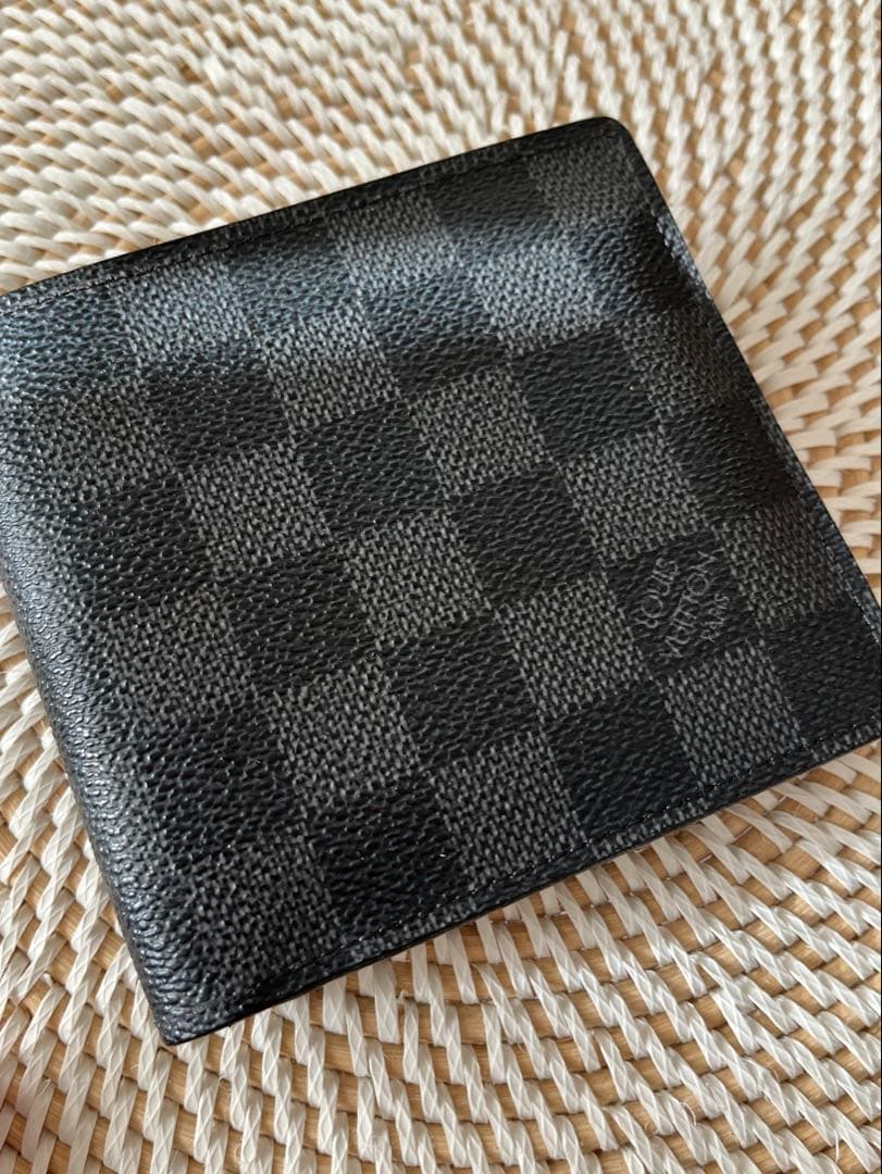 LOUIS VUITTON（ルイ・ヴィトン） 二つ折り財布