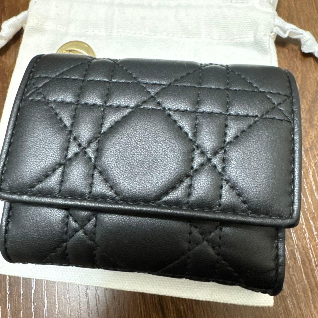 Lady Dior Lotus ウォレット カナージュ ラムスキン