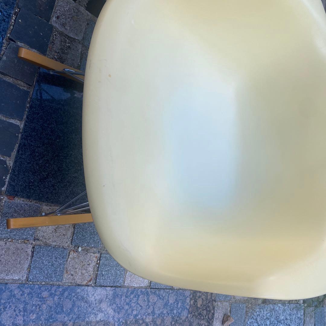 Vitraヴィトラ イームズ アームシェルチェア 焼け検ハーマンミラー値下げ中