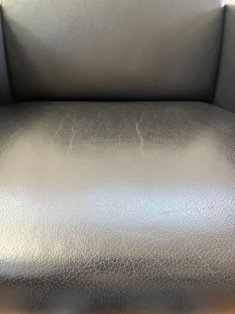 イトーキ　MEZZO ラウンジチェア　② 本革　21万 モダン シングルソファ