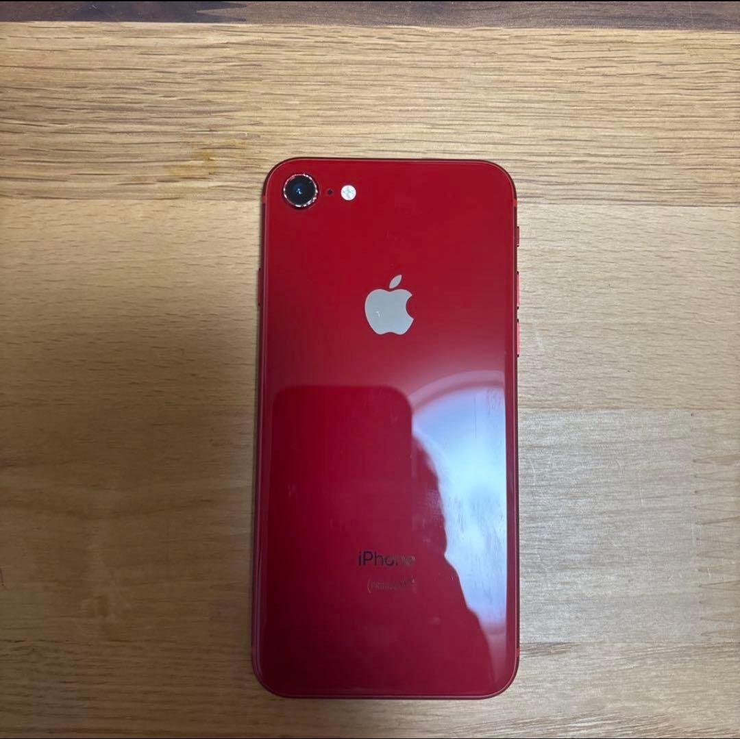 Apple iPhone 8 (赤) 画面にひびあり