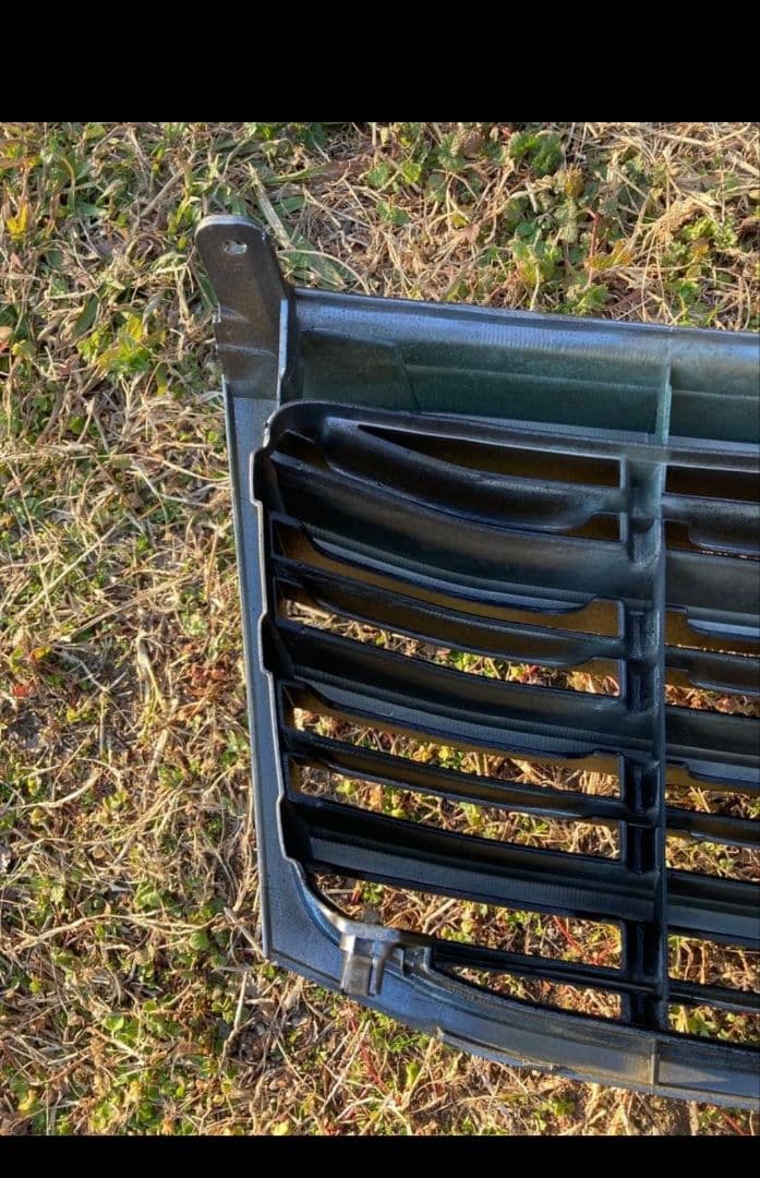 トヨタ ランドクルーザー100前期純正グリル（ラプターライナー塗装）