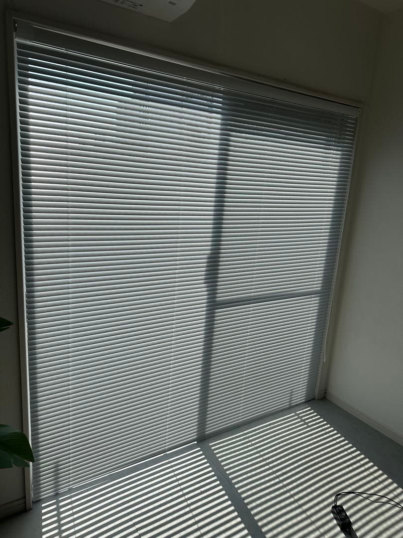 美品ブラインドカーテン1680mm×1740mm　ホワイト