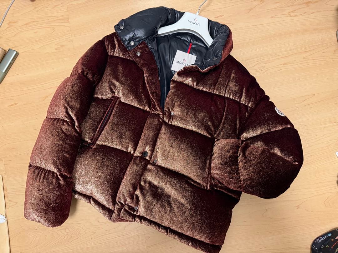 enchanteモンクレール　ダウンジャケット個性的なブラウン