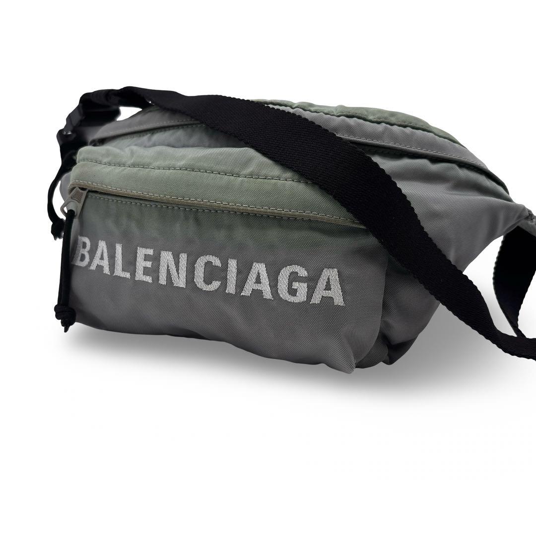 【高級】BALENCIAGA バレンシアガ ボディバッグ ウエストポーチ　ロゴ