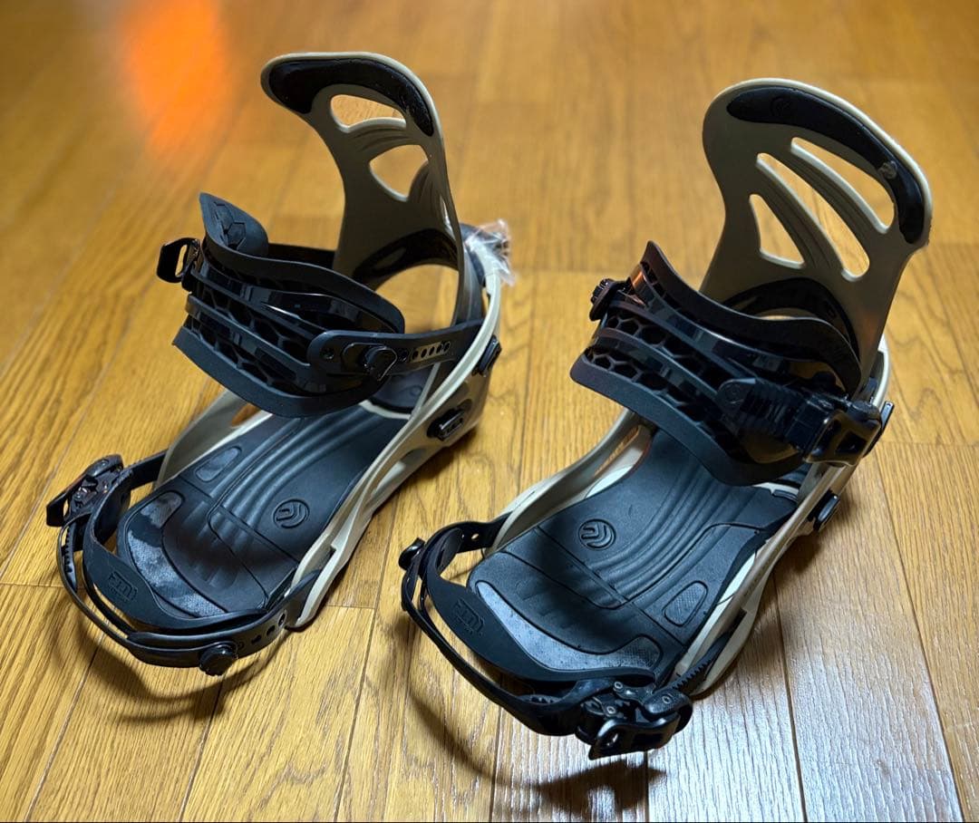 FLUX(フラックス) ビンディング 　DS　Mサイズ