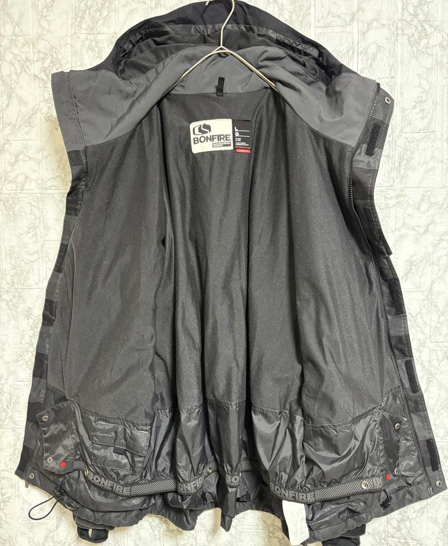 ♦︎良品♦︎BONFIREボンファイア　スノボウェア　スキーウェア　メンズ　XL相当