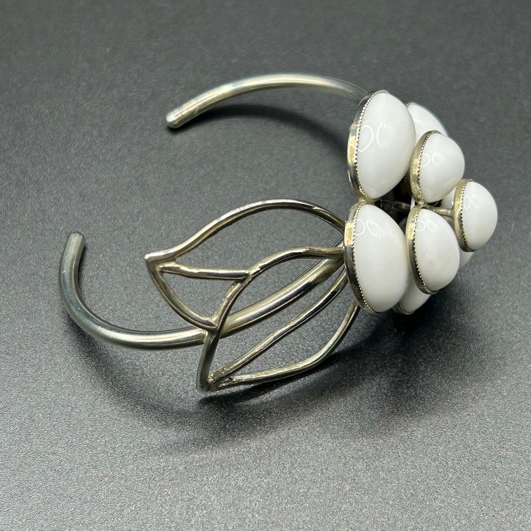 美品✨Philippe Ferrandis ホワイトフラワーモチーフブレスレット