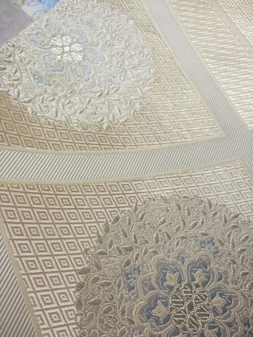 大輪菊の豪華刺繍/振袖フルセット　ｍ73　成人式 やまと謹製 白振袖