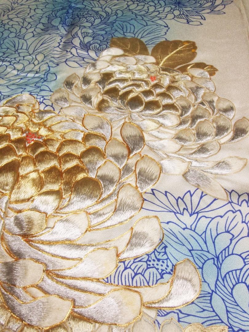 大輪菊の豪華刺繍/振袖フルセット　ｍ73　成人式 やまと謹製 白振袖