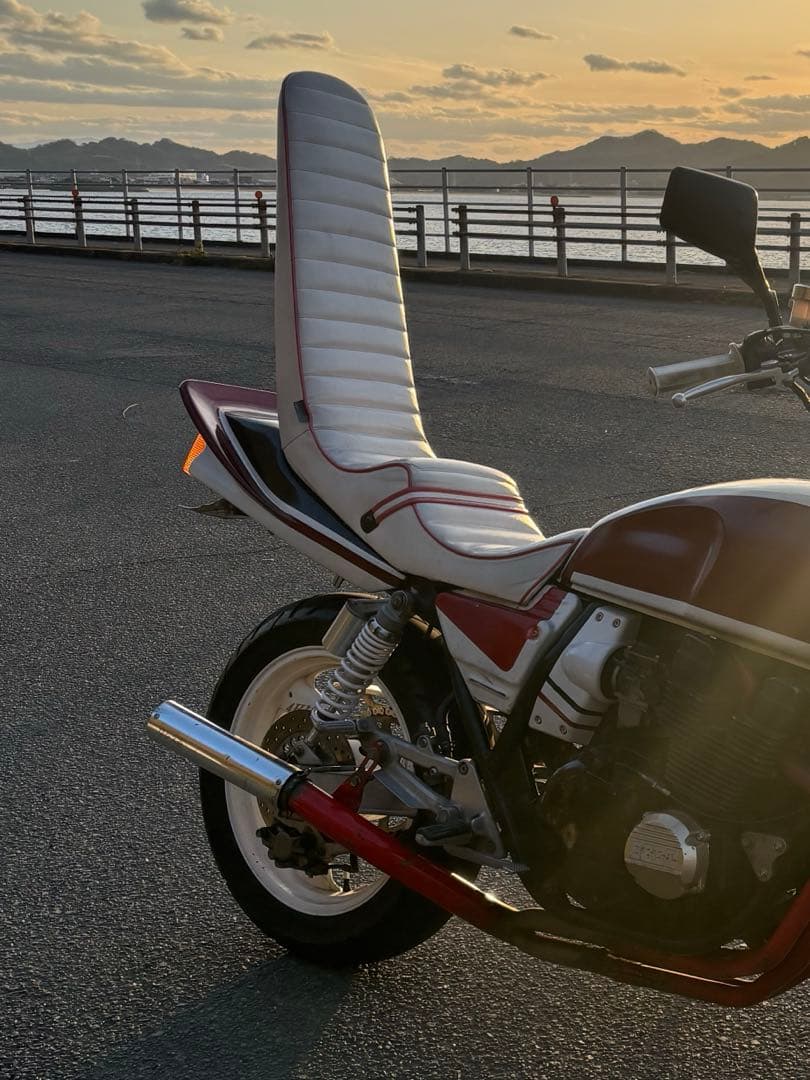 Xjr400 オオカワ３段シート