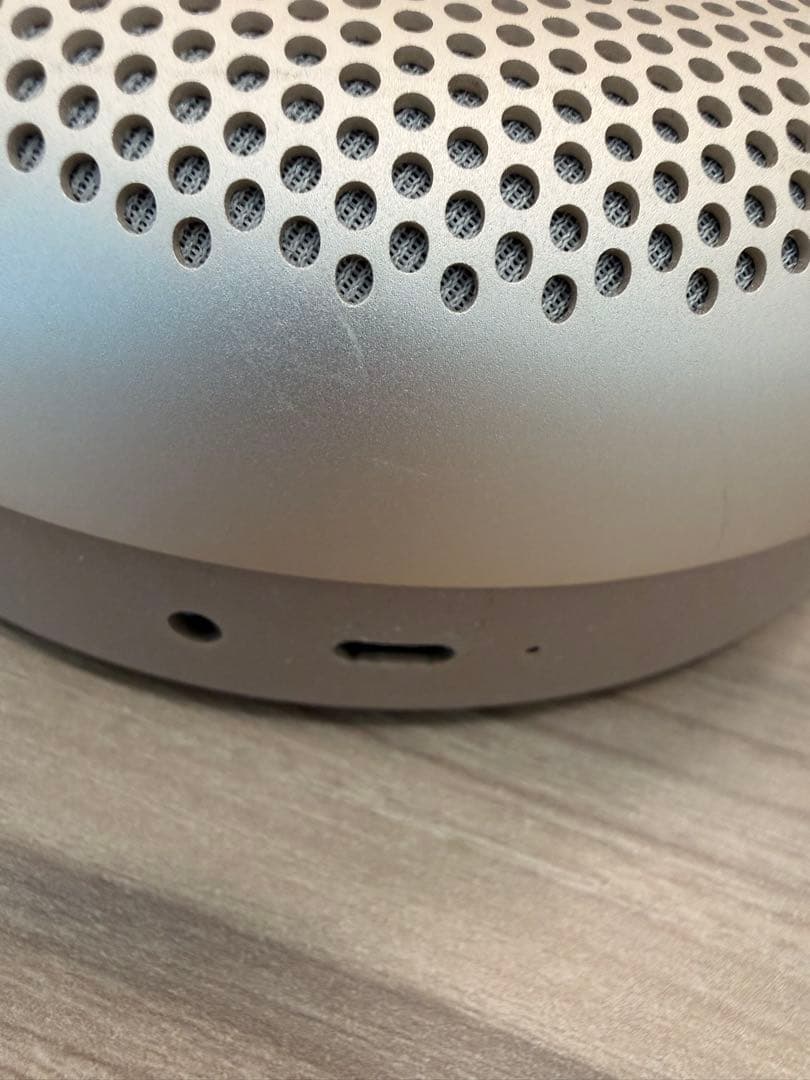 Bang & Olufsen Beoplay A1 スピーカー　B&O