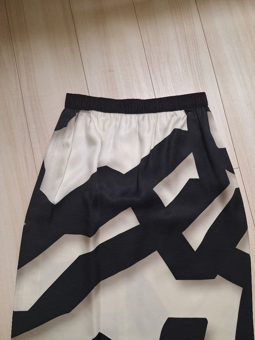 【DRIES VAN NOTEN 】ドリスヴァンノッテン白✕黒タイトスカート