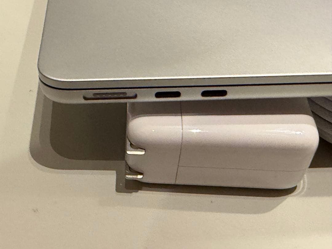 ほぼ新品MacBook Air 2025 M4 32GB JIS