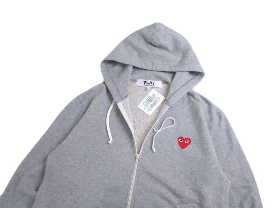 新品タグ付 23年 PLAY COMMEdesGARCONS ハート パーカー