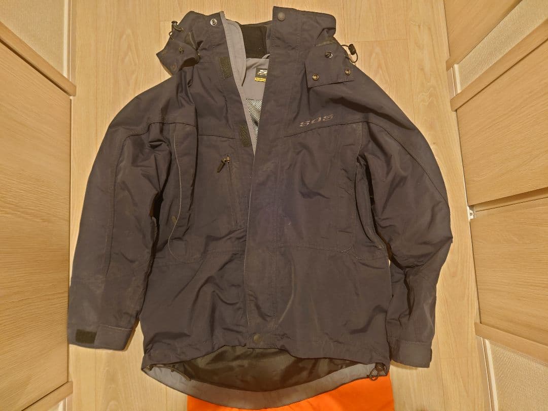 sos スキーウェア　スノーボードウェア