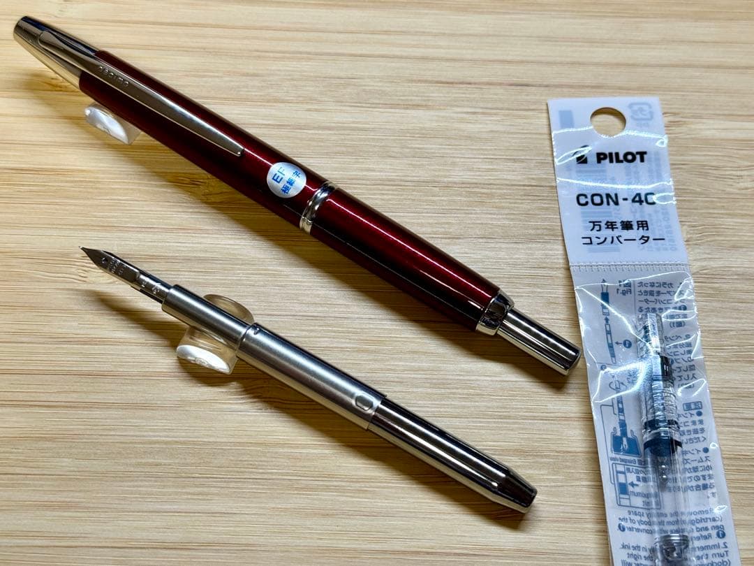 【値下げ】 美品★PILOT キャップレスデシモ 18Kペン先 EF 極細 赤軸