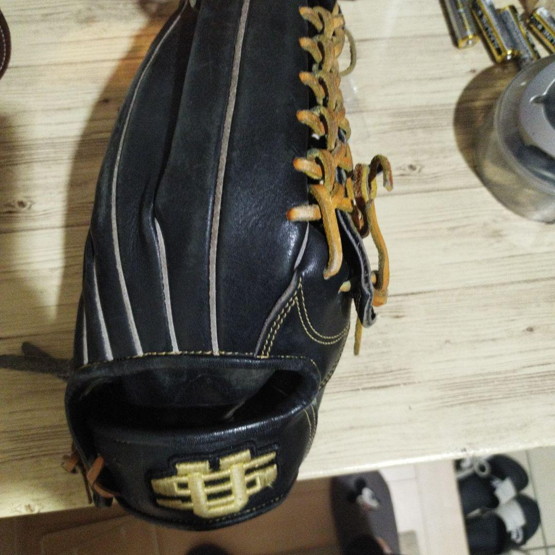 Uマーク 黒 レザー 野球グローブ 右投げ用