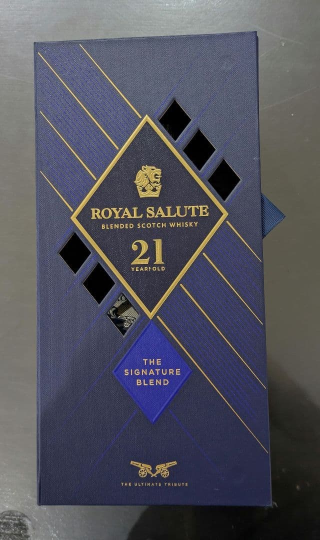 ウイスキー  Salute 21 Signature Blend 750ml