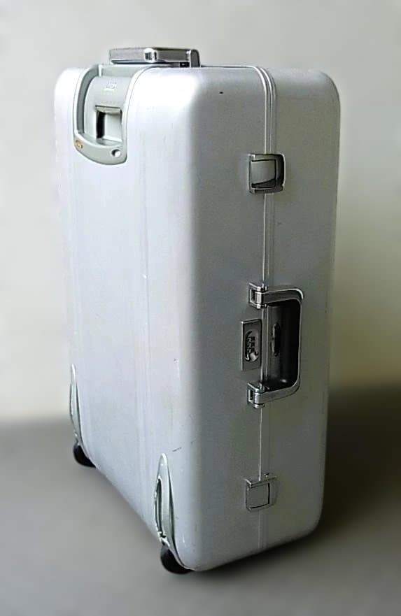 ZERO HALLIBURTON 大容量スーツケース 2輪