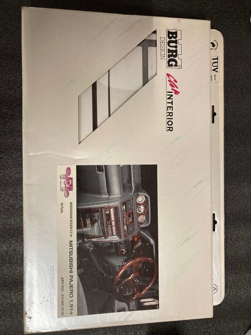 三菱2代目パジェロ インテリアウッドキット BURG DESIGN オーストリア