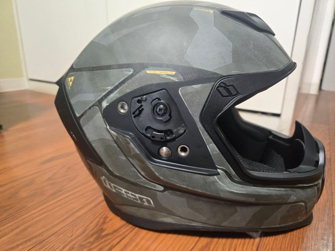 【サイズL】ICONヘルメット AIRFLITEバトルスカー2