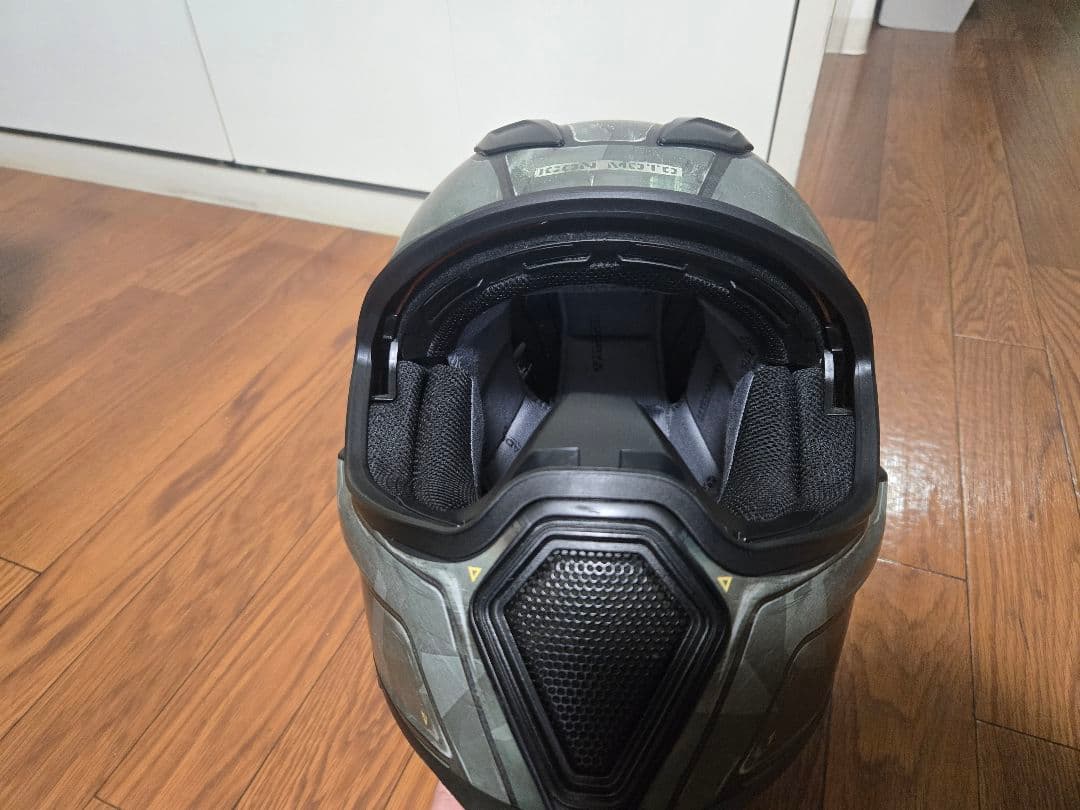 【サイズL】ICONヘルメット AIRFLITEバトルスカー2