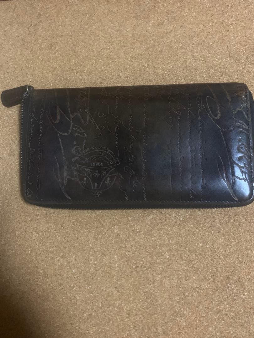 ベルルッティ長財布