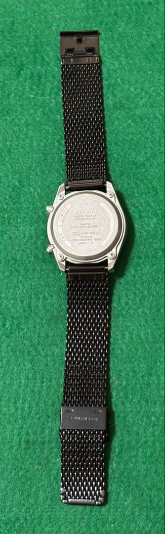 CASIO OVERLAND ブラックメッシュベルト時計(本体チタニウム製)