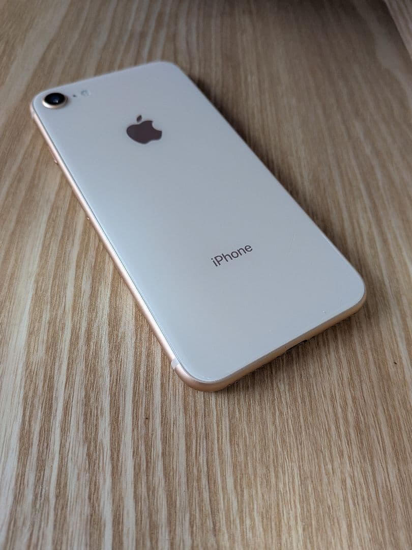iPhone 8 ゴールド